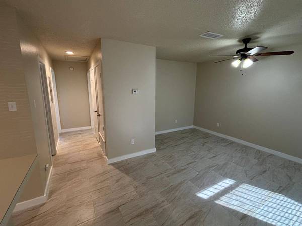 4609 E 12th ST #4, Austin, TX 78721