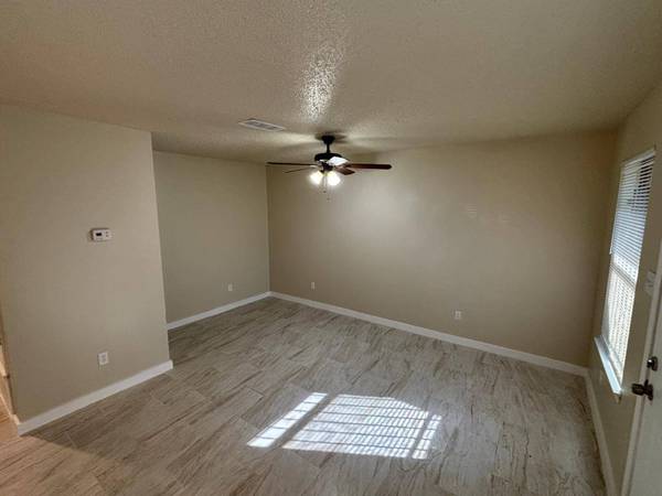 4609 E 12th ST #4, Austin, TX 78721