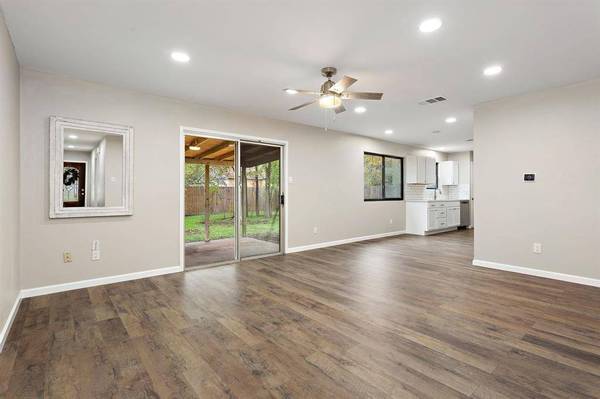 1905 Farnswood DR, Round Rock, TX 78664
