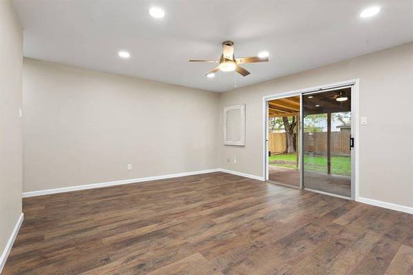 1905 Farnswood DR, Round Rock, TX 78664