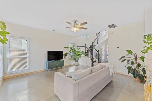 903 Thackeray LN, Pflugerville, TX 78660