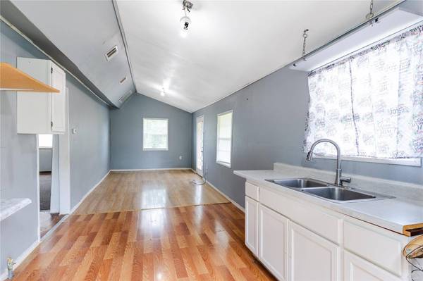 310 E Parsons ST, Manor, TX 78653