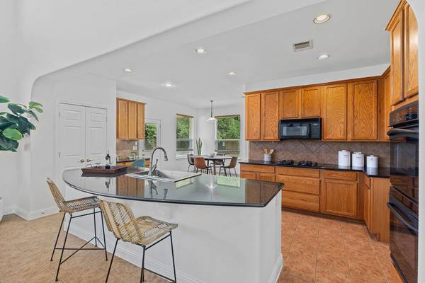 2704 Covington PL, Round Rock, TX 78681