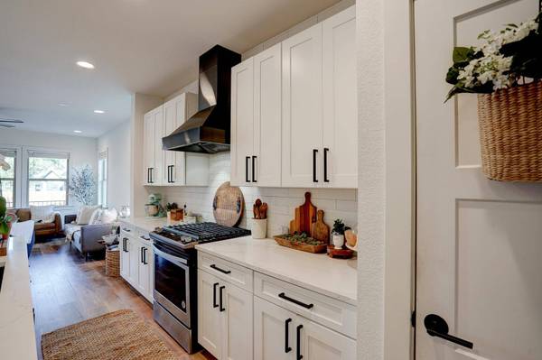2240 Ringstaff RD, Leander, TX 78641