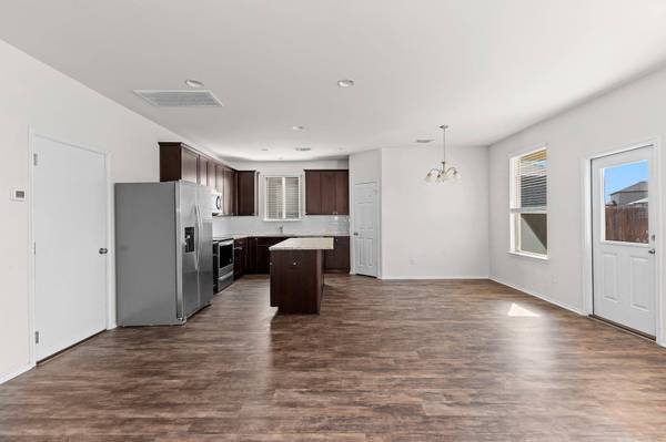 457 Bedford Falls LN, Jarrell, TX 76537