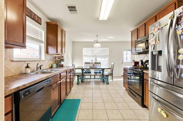 368 Housefinch LOOP, Leander, TX 78641