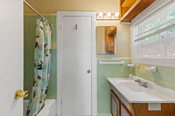108 W Austin ST #A, Kyle, TX 78640