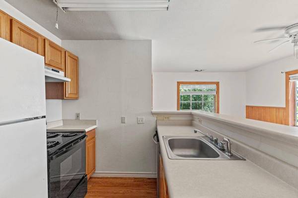 108 W Austin ST #B, Kyle, TX 78640