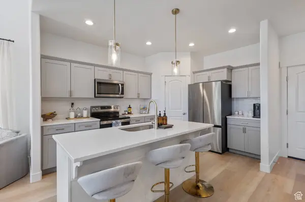 13568 S VERNET DR W #1824, Riverton, UT 84096