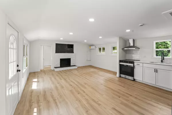 40 Clearview Road, East Haddam, CT 06469