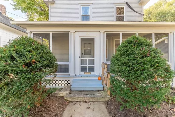 22 Pine St, Greenfield, MA 01301