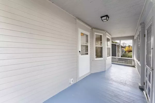 22 Pine St, Greenfield, MA 01301