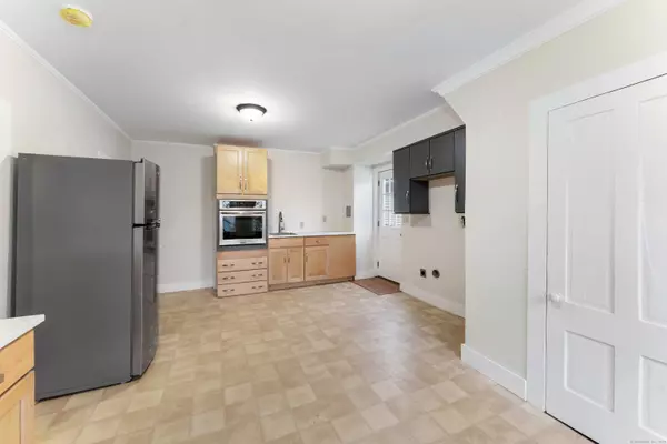 78 Smith Street, Putnam, CT 06260