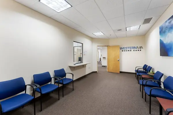 265 Benton Dr #106, East Longmeadow, MA 01028