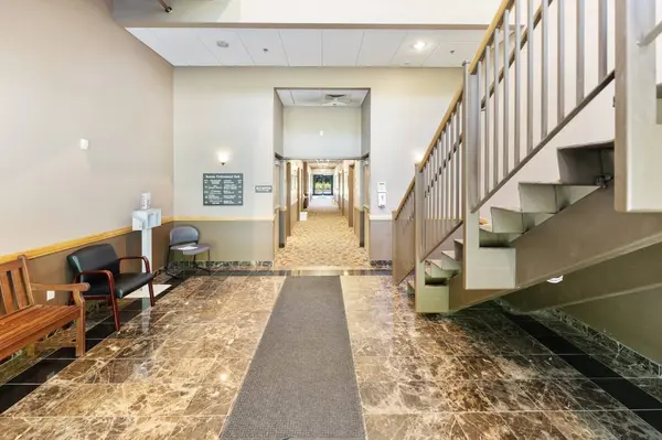265 Benton Dr #106, East Longmeadow, MA 01028