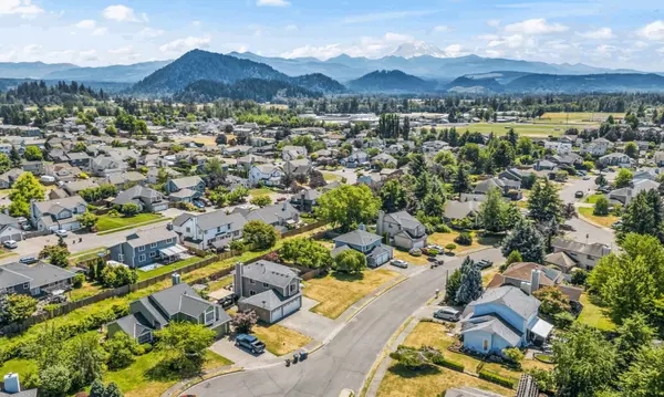 Selling a Home in Enumclaw, WA? What Smart Sellers Need to Know Before Listing