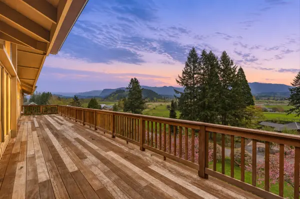 Buying a View Home in Enumclaw: 10 Things to Evaluate Before Making an Offer