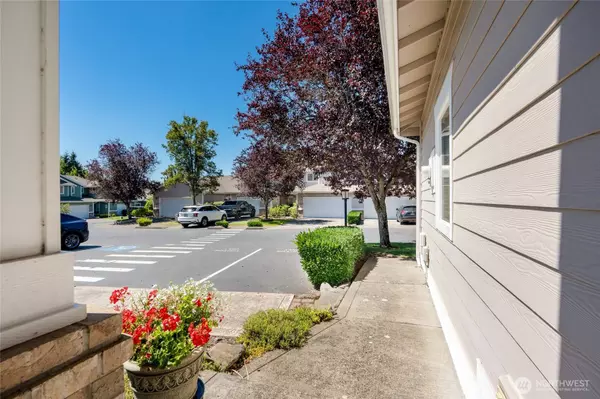 10700 SE 260th ST #E 104, Kent, WA 98030