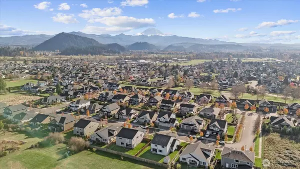 3359 Terry LN, Enumclaw, WA 98022