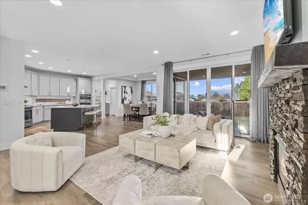 3359 Terry LN, Enumclaw, WA 98022