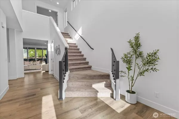 3359 Terry LN, Enumclaw, WA 98022