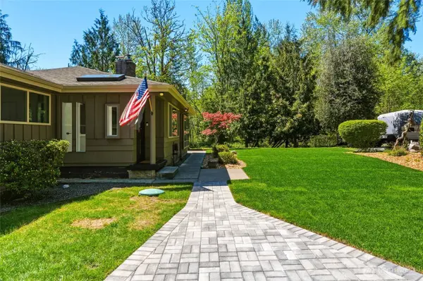 21437 SE 232nd ST, Maple Valley, WA 98038