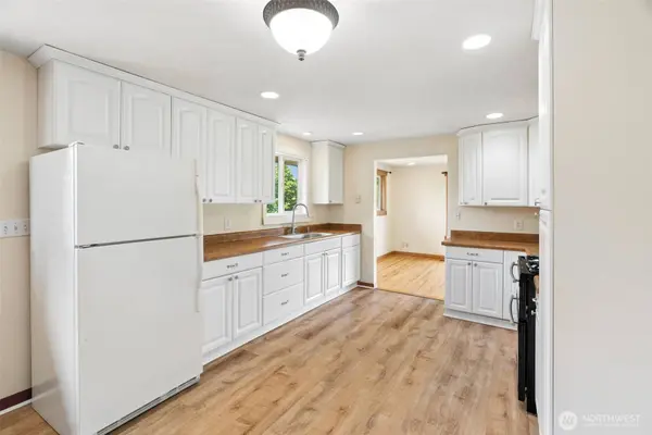 1940 Wilson AVE, Enumclaw, WA 98022