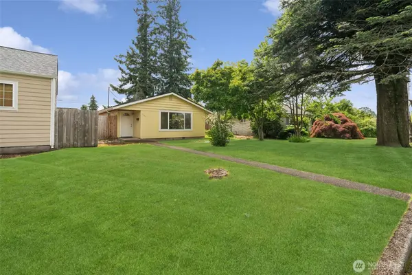 1940 Wilson AVE, Enumclaw, WA 98022