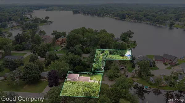 2289 Paulette Drive, Wolverine Lake Vlg, MI 48390