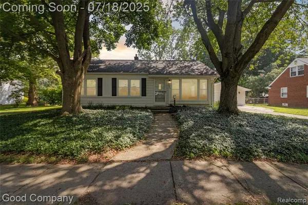 15694 Edington Street, Livonia, MI 48154