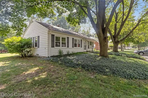 15694 Edington Street, Livonia, MI 48154