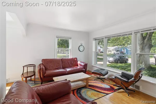 15694 Edington Street, Livonia, MI 48154