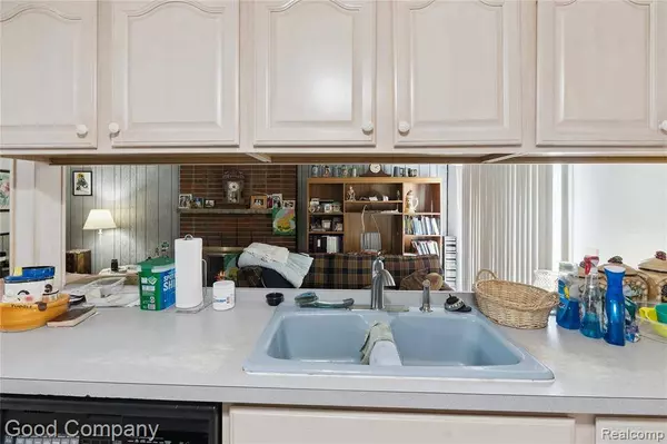 38782 Littlefield Drive, Sterling Heights, MI 48312