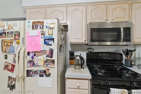 38782 Littlefield Drive, Sterling Heights, MI 48312