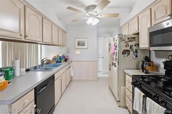 38782 Littlefield Drive, Sterling Heights, MI 48312