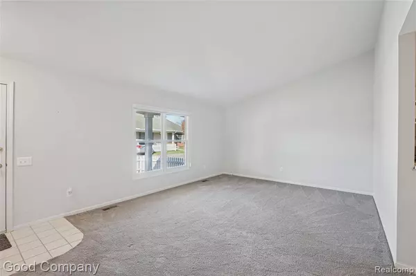 9200 North Drive, St. Clair Shores, MI 48082