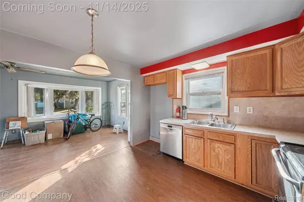 3221 Harris ST, Fenton, MI 48220