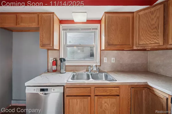 3221 Harris ST, Fenton, MI 48220