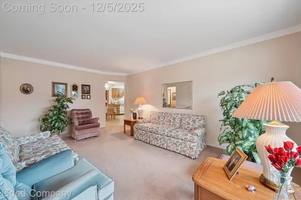 29659 Van Laan DR, Warren, MI 48092