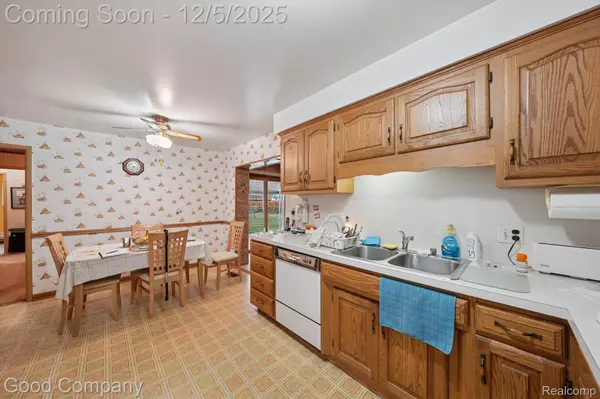 29659 Van Laan DR, Warren, MI 48092