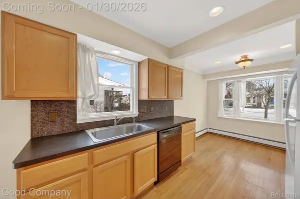 2795 Robina AVE, Berkley, MI 48072