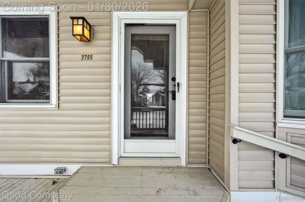 2795 Robina AVE, Berkley, MI 48072