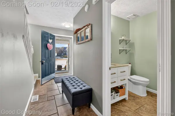 3761 Christopher DR, Brighton, MI 48114