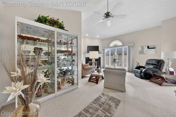 21650 River Ridge TRL, Farmington Hills, MI 48335