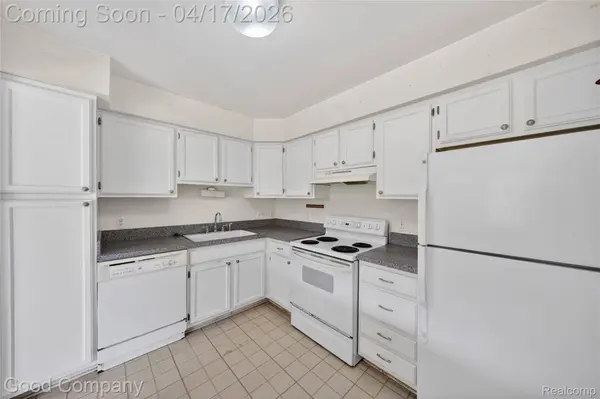 24339 Evergreen RD, Southfield, MI 48075