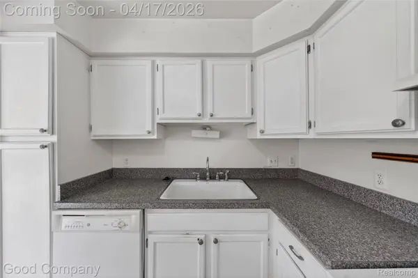 24339 Evergreen RD, Southfield, MI 48075