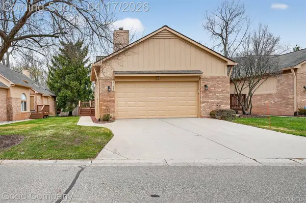 21650 River Ridge TRL, Farmington Hills, MI 48335
