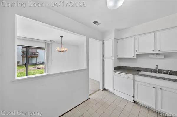 24339 Evergreen RD, Southfield, MI 48075