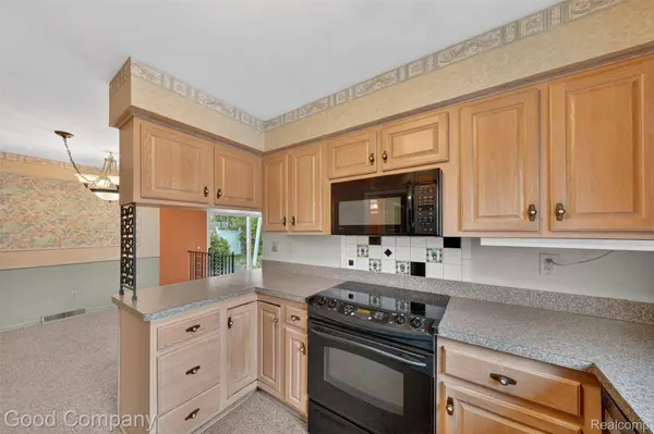 20307 Edmunton ST, Stclairshorescity_macomb, MI 48080