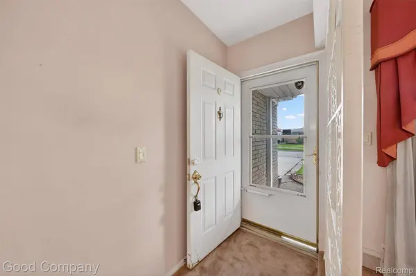20307 Edmunton ST, Stclairshorescity_macomb, MI 48080